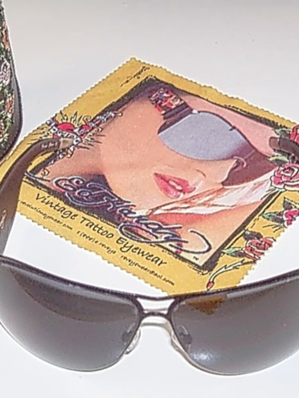 Ed Hardy Aviator Sunglasses Black Eagle vs Snake Battle EHS011 with Case and Cle